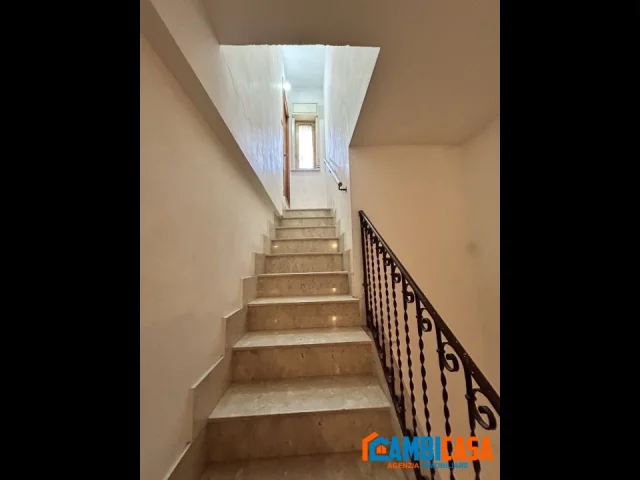 Appartamenti in Vendita - Zona villagrazia - 5 ambienti su 2 livelli