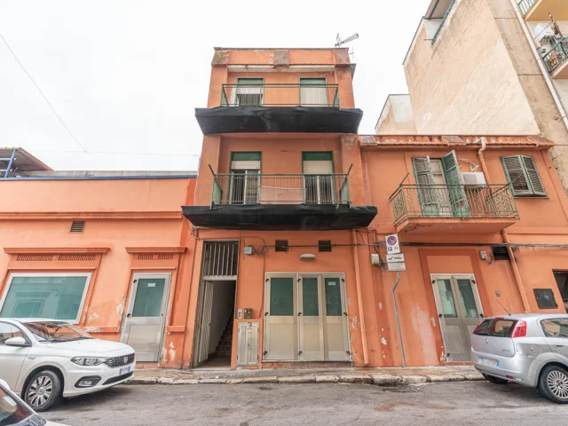 Zona pitrè - palazzina indipendente 2 livelli