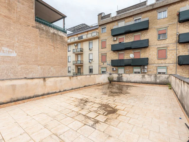 Appartamenti in Vendita - Zona pitrè - palazzina indipendente 2 livelli