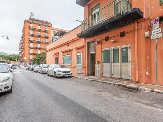 Appartamenti in Vendita - Zona pitrè - palazzina indipendente 2 livelli