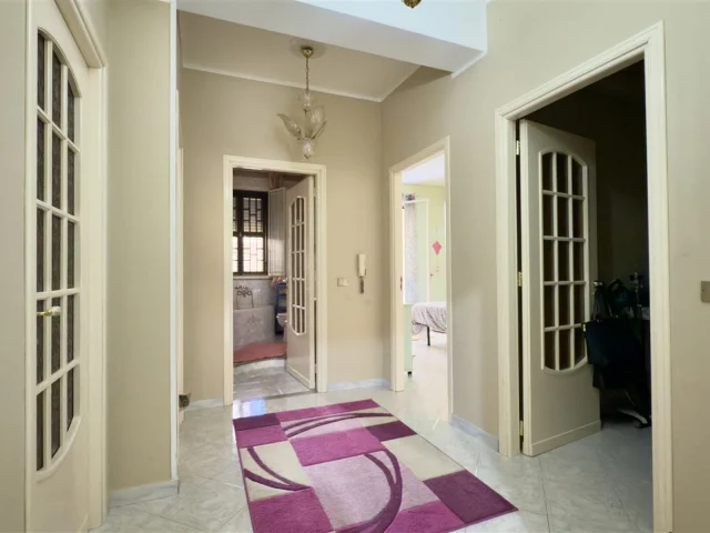 Appartamenti in Vendita - Via barbara asta - ristrutturato 4 vani con terrazzo.