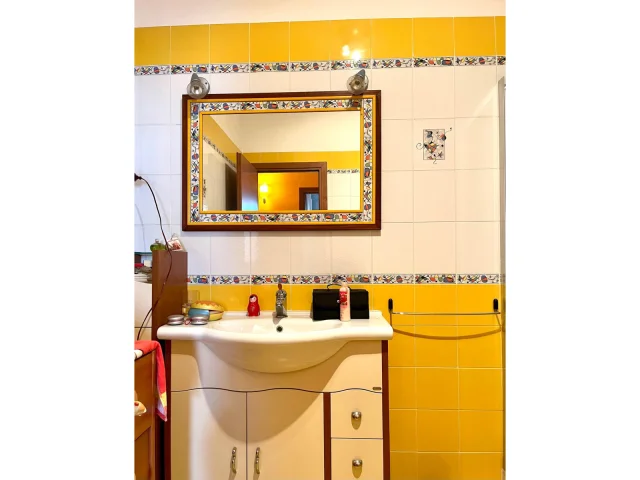 Appartamenti in Vendita - Pressi corso dei mille - 4 locali 2 wc.