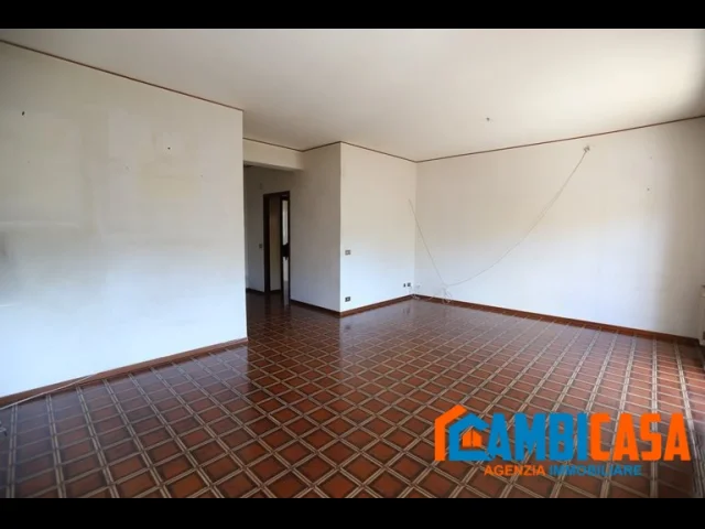 Appartamenti in Vendita - Via casalini - quadrivani con posto auto.