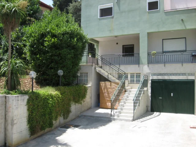 Altofonte - villa 3 elevazioni ampi spazi
