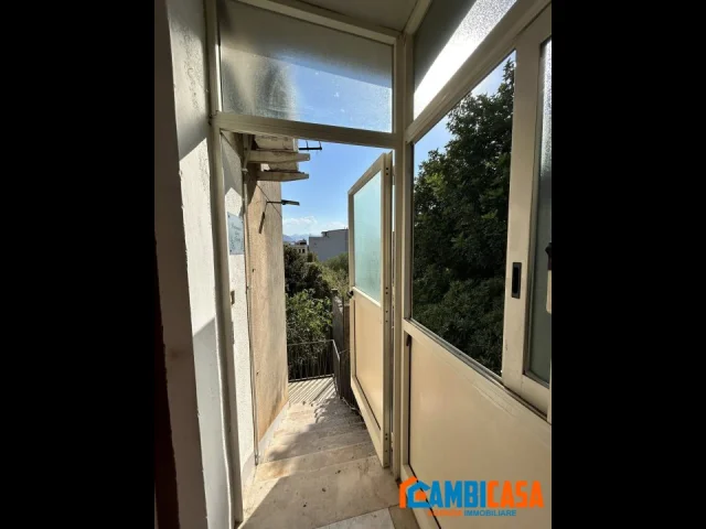Appartamenti in Vendita - Aspra/rettifilo - indipendente arredato al mare