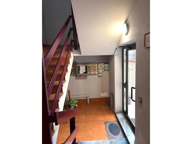 Appartamenti in Vendita - Paruta/via molara - trilocale con terrazzo