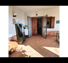 Appartamenti in Vendita - Balestrate - villa con ampi spazi.