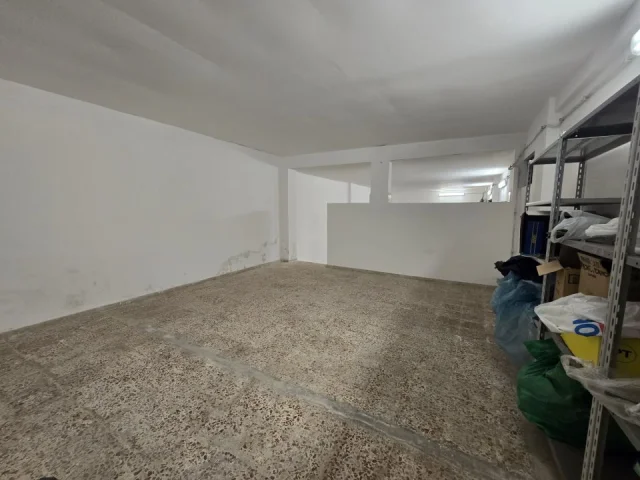 Appartamenti in Vendita - Pressi via san lorenzo - magazzino di 90 mq