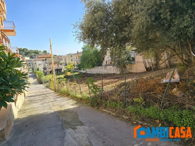 Appartamenti in Vendita - Passo di rigano - terreno edificabile 940mq