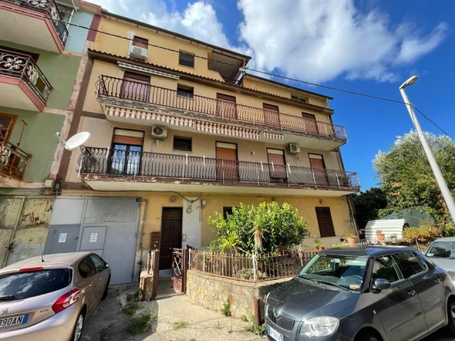 Zona bonagia - 5 vani con doppia esposizione