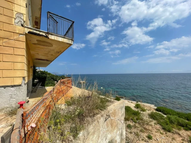 San nicola l'arena - villa sul mare.