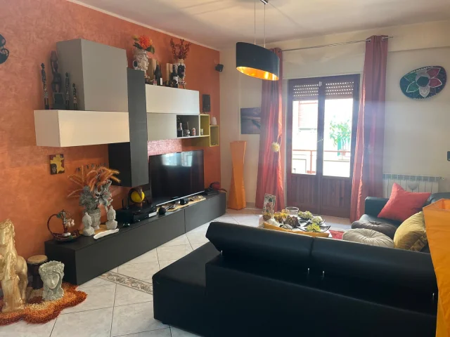 Appartamenti in Vendita - Pitrè alta - 4 vani ristrutturato termoautonomo