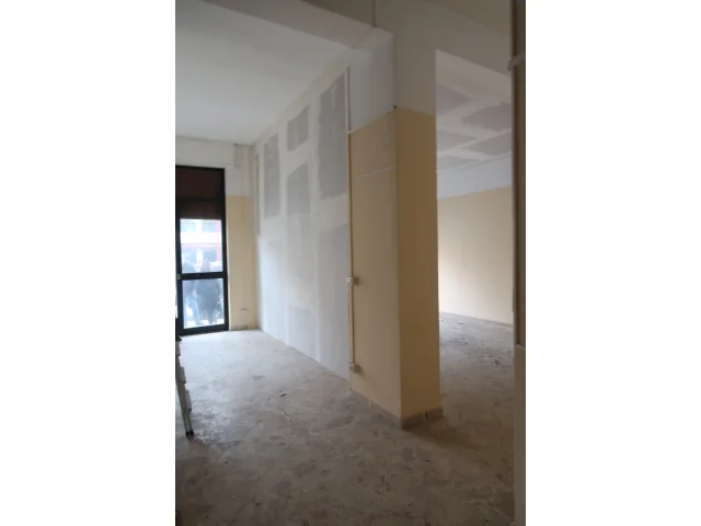 Appartamenti in Vendita - Stazione centrale/corso dei mille - negozio 57 mq
