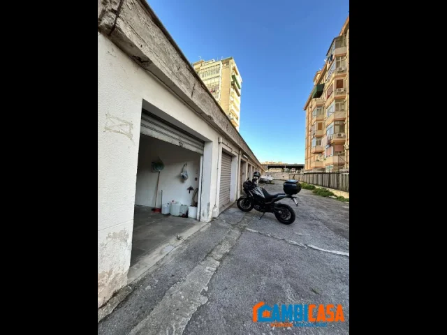 Appartamenti in Vendita - Brancaccio/giafar - box di 17 mq