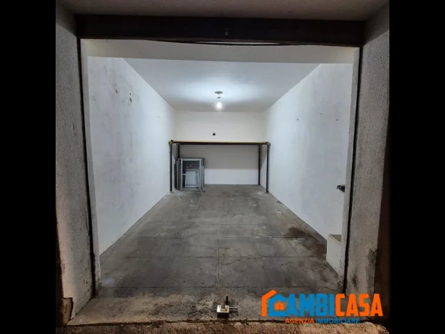 Appartamenti in Vendita - Brancaccio/giafar - box di 17 mq