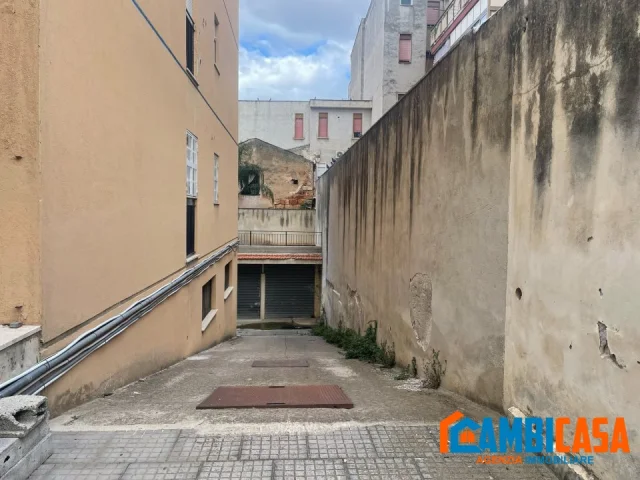 Appartamenti in Vendita - Via benedetto croce - box di 18 mq