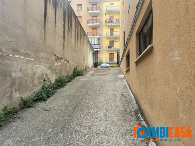 Appartamenti in Vendita - Via benedetto croce - box di 18 mq