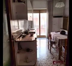 Appartamenti in Vendita - Luminoso 3 vani angolare