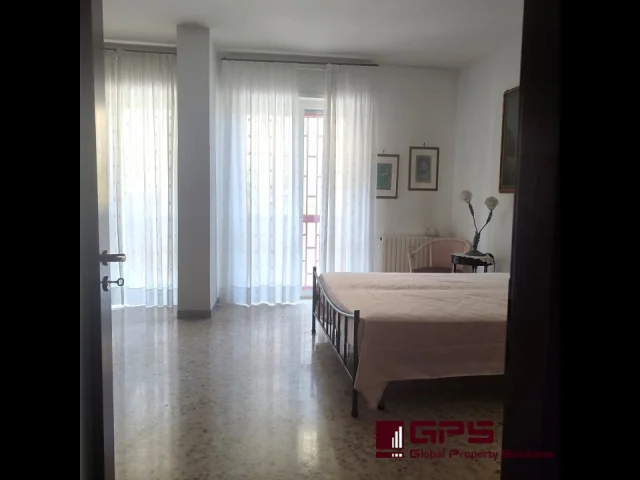 Appartamenti in Vendita - 3 vani con posto auto