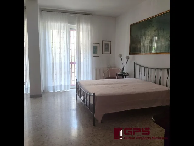 Appartamenti in Vendita - 3 vani con posto auto
