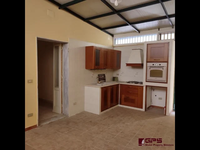 Casa indipendente con ampia cantina