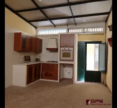 Appartamenti in Vendita - Casa indipendente con ampia cantina