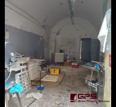 Appartamenti in Vendita - Locale con cortile interno