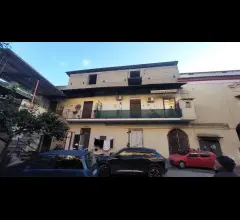 Appartamenti in Vendita - Soluzione semindipendente in corte da  ristrutturare