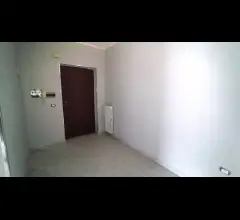 Appartamenti in Vendita - Bilocale con box auto in piccolo condominio