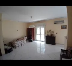Appartamenti in Vendita - Appartamento in parco 120 mq con posto auto