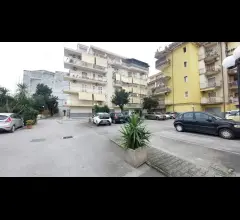 Appartamenti in Vendita - Trilocale 100 mq in parco
