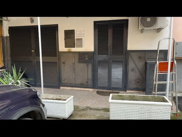 Monolocale in corte con posto auto