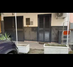 Monolocale in corte con posto auto