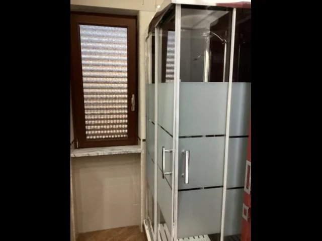 Appartamenti in Vendita - Bilocale arredato in parco con posto auto