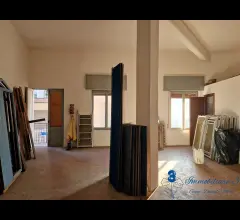 Appartamenti in Vendita - Magazzino trasformabile in 2 alloggi vendesi ad alassio