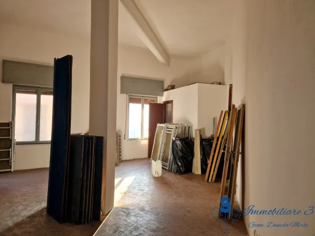 Appartamenti in Vendita - Magazzino trasformabile in 2 alloggi vendesi ad alassio