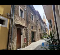 Rustico terra-tetto da ristrutturare a villanova d'albenga