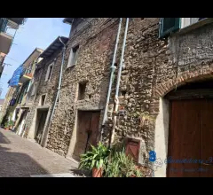 Appartamenti in Vendita - Rustico terra-tetto da ristrutturare a villanova d'albenga