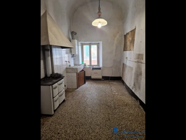 Appartamenti in Vendita - Rustico terra-tetto da ristrutturare a villanova d'albenga
