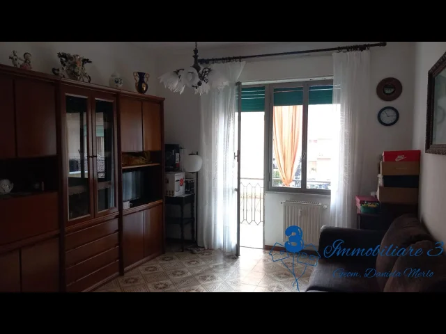 Alloggio di ampie dimensioni con 4 balconi ad alassio