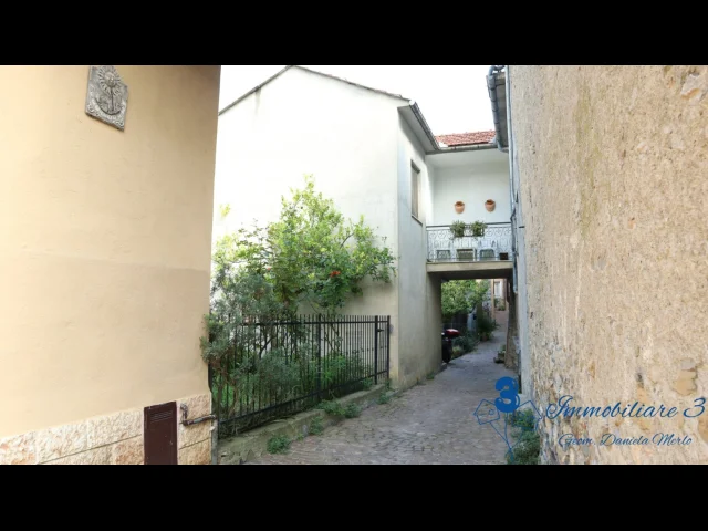 Casa con terrazza e uliveto a garlenda fraz. castelli