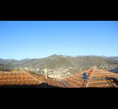Appartamenti in Vendita - Casa con terrazza e uliveto a garlenda fraz. castelli