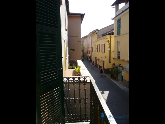 Appartamenti in Vendita - Alloggio con balcone e cantina in centro villanova d'albenga