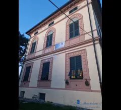 Appartamenti in Vendita - Bilocale di ampia metratura in villa con parco a villanova