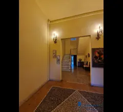 Appartamenti in Vendita - Bilocale di ampia metratura in villa con parco a villanova