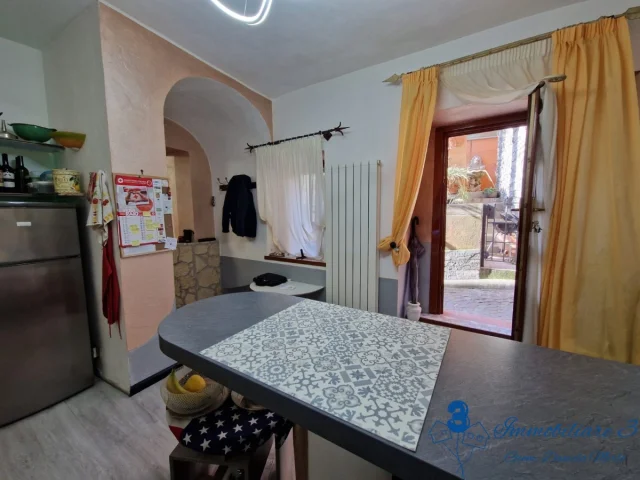 Appartamenti in Vendita - Alloggio finemente ristrutturato a garlenda fraz. castelli