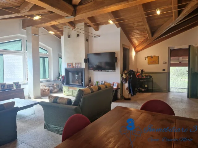 Appartamenti in Vendita - Porzione di villa con terrazza giardino e piscina condominiale a garlenda golf