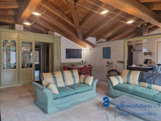 Appartamenti in Vendita - Porzione di villa con terrazza giardino e piscina condominiale a garlenda golf