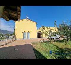 Casa agricola indipendente con giardino/accessori a  albenga