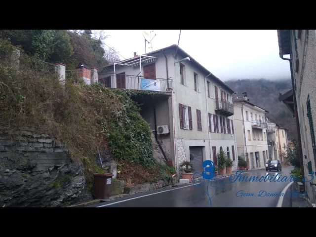 Plurilocale con terrazza e terreno in vendita a pornassio im